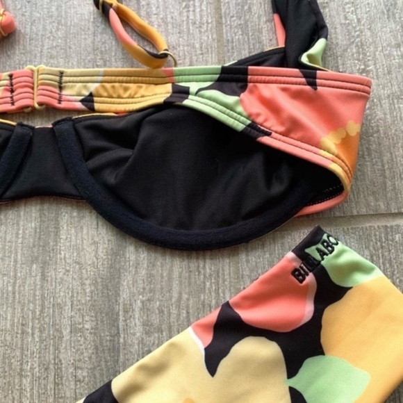 π₯π₯BILLABONG - PRETTY DAZE RUBY UNDERWIRE REVERSIBLE FIJI BIKINI SETπ₯π₯ - Picture 13 of 14